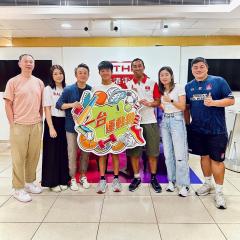 一台運動會 | 一台運動會 足球狂熱：高東利（國際青年足球慈善盃-籌委會成員）/ 「今日MVP」嘉賓：盧綽蘅 Karen（運動心理學家）/ 本周嘉賓：李鈞澔 Jaythan 、 Olivia（帆船運動學員、家長）